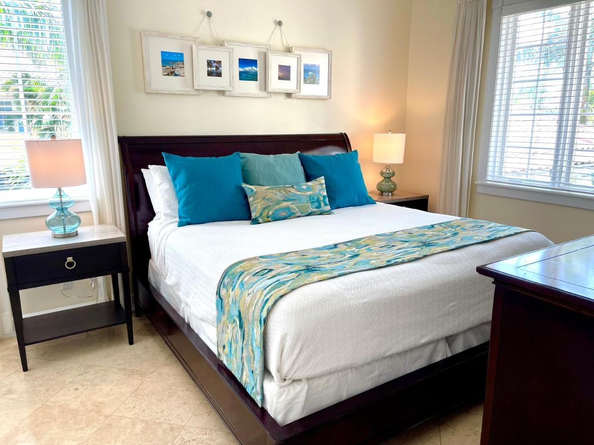 Villa Renaissance Grace Bay Exterior photo