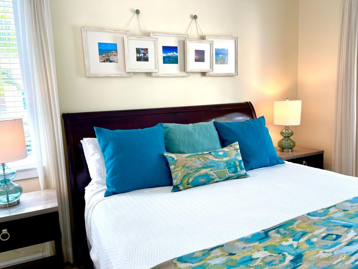 Villa Renaissance Grace Bay Exterior photo