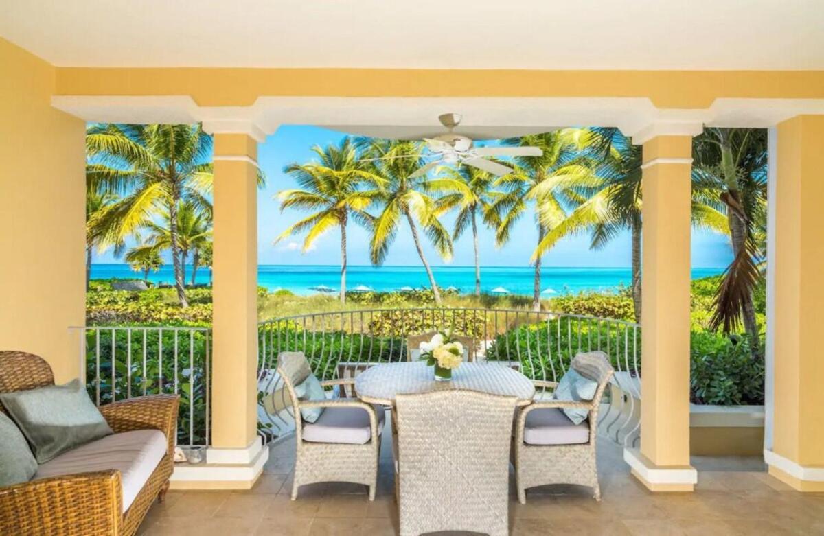 Villa Renaissance Grace Bay Exterior photo