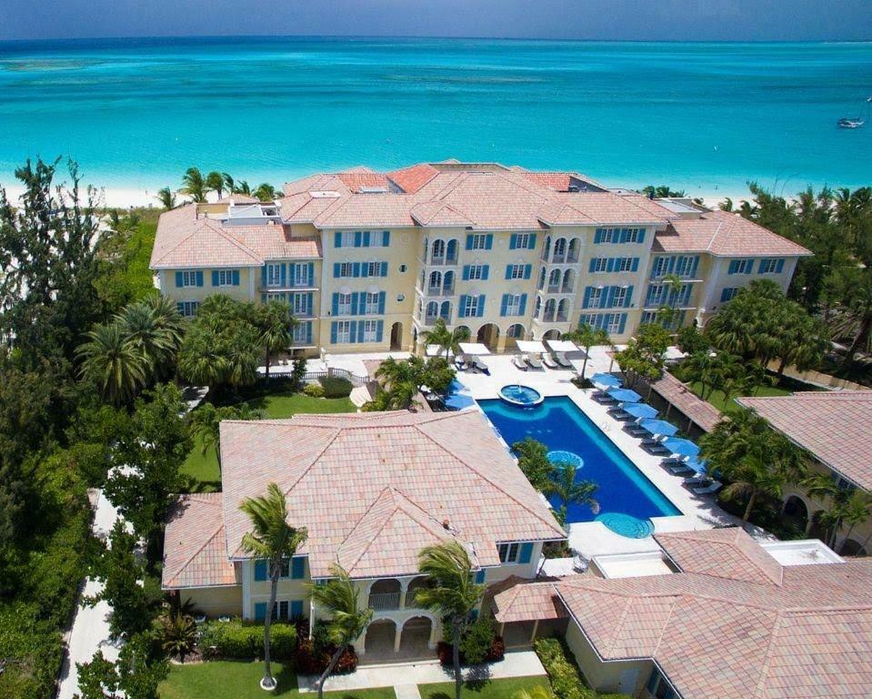 Villa Renaissance Grace Bay Exterior photo